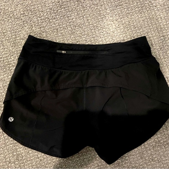 lululemon athletica Black Athletic Shorts Size 6 Excellent condition - Picture 2 of 2
